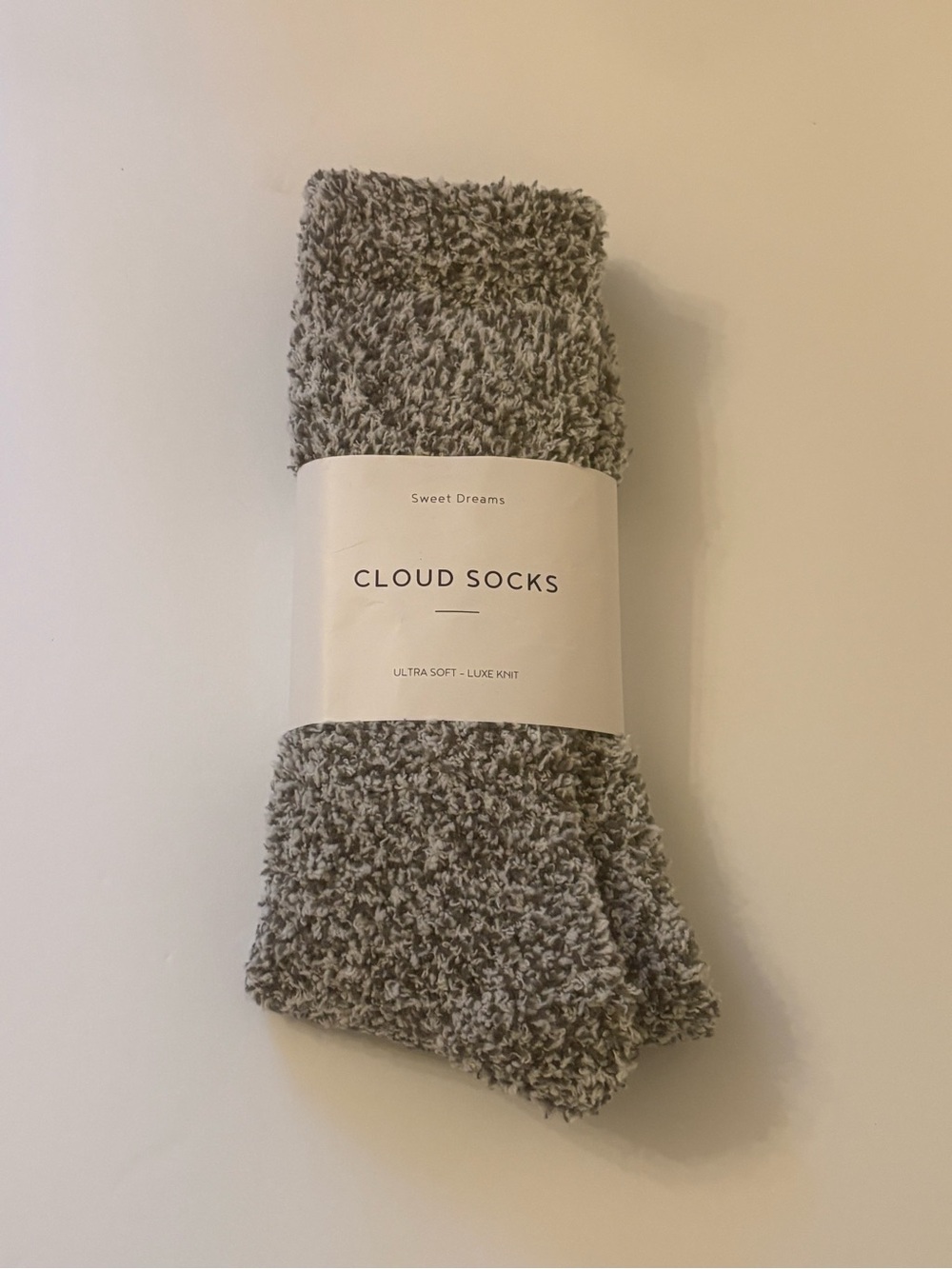 New NWT Sweet Dreams Luxe Knit Cloud Socks New Ultra Soft Gray White OS